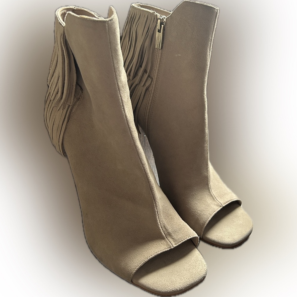 Vince Camuto Amenala booties, tan